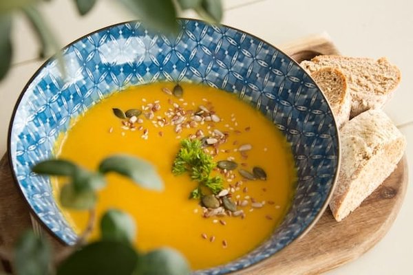 Comment préparer une délicieuse soupe de poisson à la provençale en 5 étapes ?